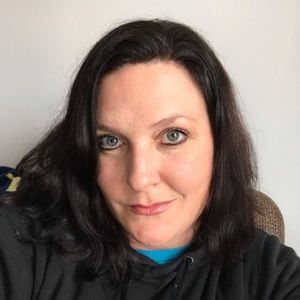 Meet your Posher, Leslie